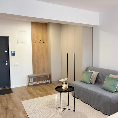 Lumo Terrace With Private Parking Near Coresi Apartament *