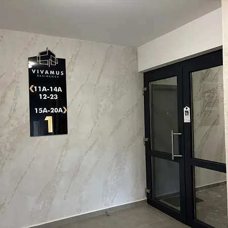 Apartment Lumo Terrace With Private Parking Near Coresi *