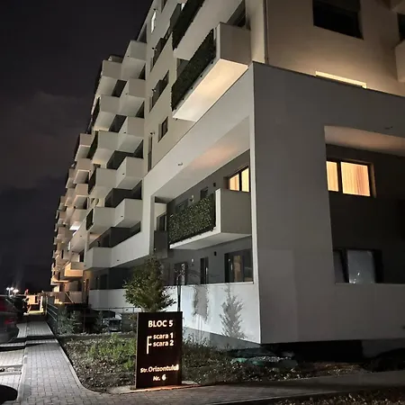 Lumo Terrace With Private Parking Near Coresi Apartament Braszów