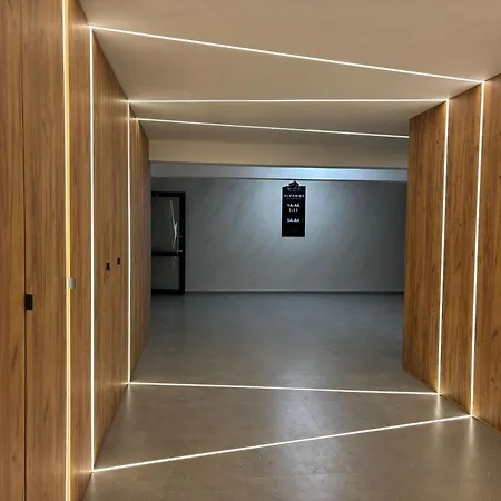 Lumo Terrace With Private Parking Near Coresi Appartement *