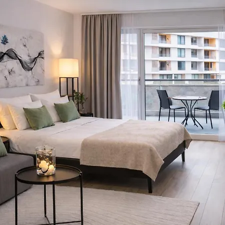 Lumo Terrace With Private Parking Near Coresi