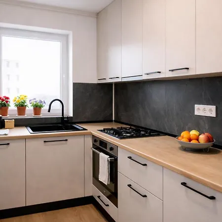 Lumo Terrace With Private Parking Near Coresi Apartment Brasov