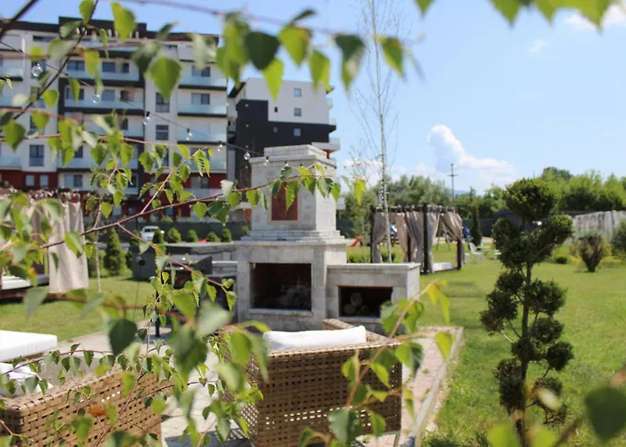 Lumo Terrace With Private Parking Near Coresi Апартаменты *