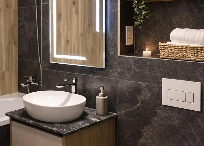 Lumo Terrace With Private Parking Near Coresi