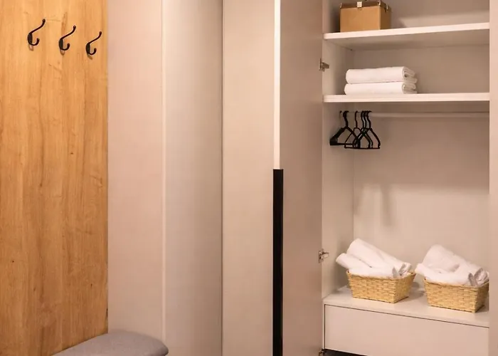 Lumo Terrace With Private Parking Near Coresi * Брашов