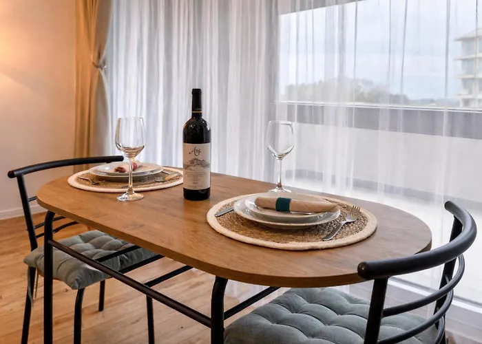 Lumo Terrace With Private Parking Near Coresi *